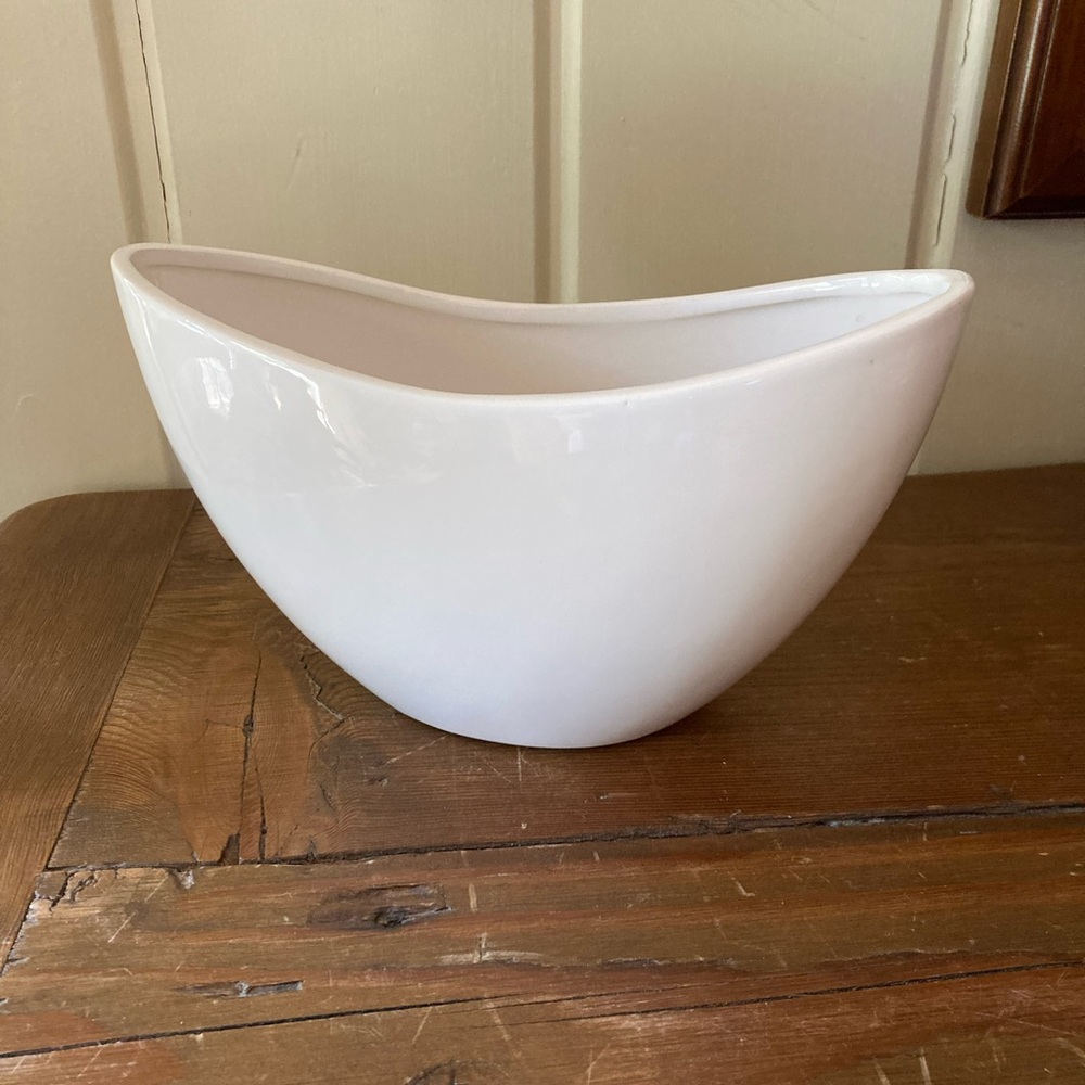 “Last Call” Elegant MCM Style White Ceramic Vase